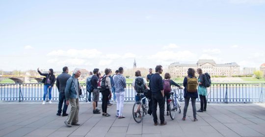 #demokratiefeiern – Ziad zeigt Schüler*innen sein Dresden